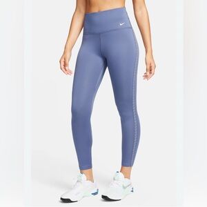 Nike One Women’s Therma-Fit Diffused Blue HW 7/8 Leggings.  Size small Petite.